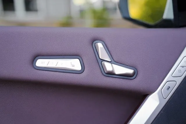 BMW iX photo 45