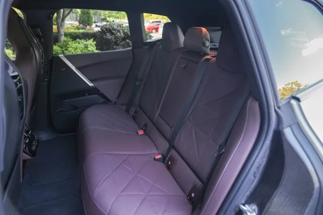 BMW iX photo 40