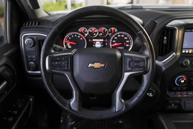 Chevrolet Silverado photo 26