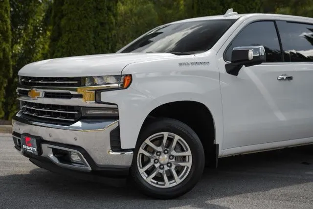 Chevrolet Silverado photo 3