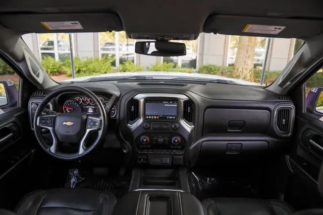 Chevrolet Silverado photo 22