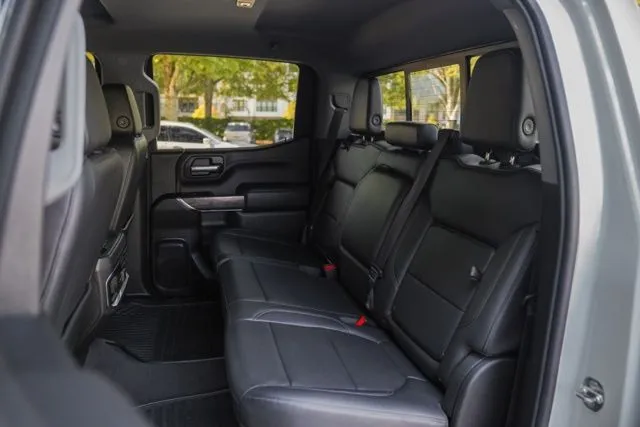 Chevrolet Silverado photo 36
