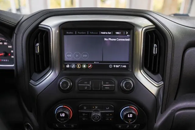 Chevrolet Silverado photo 27