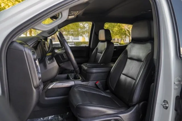 Chevrolet Silverado photo 32