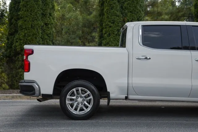 Chevrolet Silverado photo 9