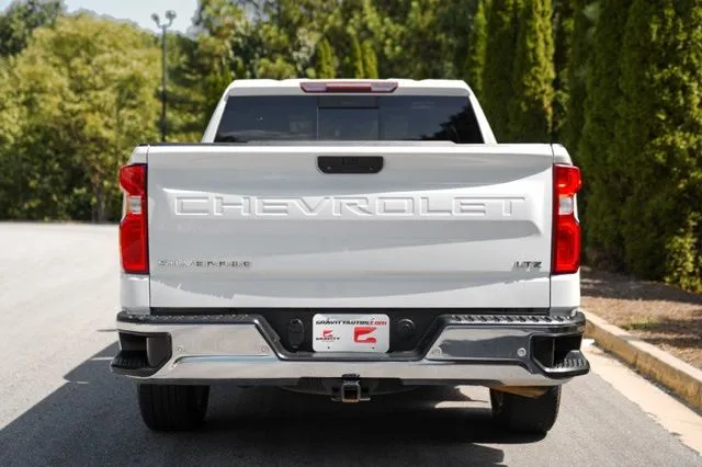 Chevrolet Silverado photo 17