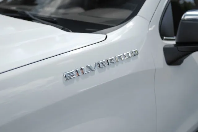 Chevrolet Silverado photo 20