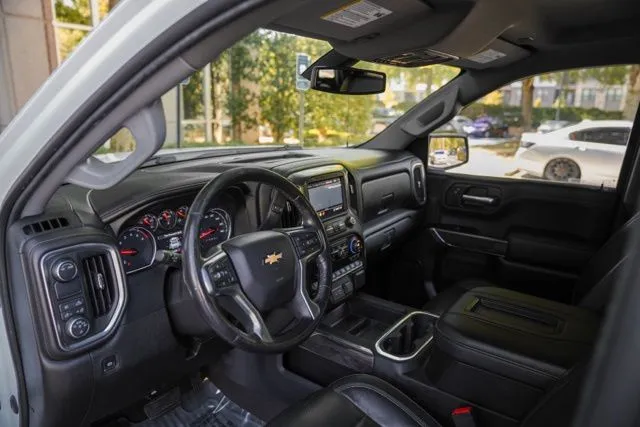 Chevrolet Silverado photo 21
