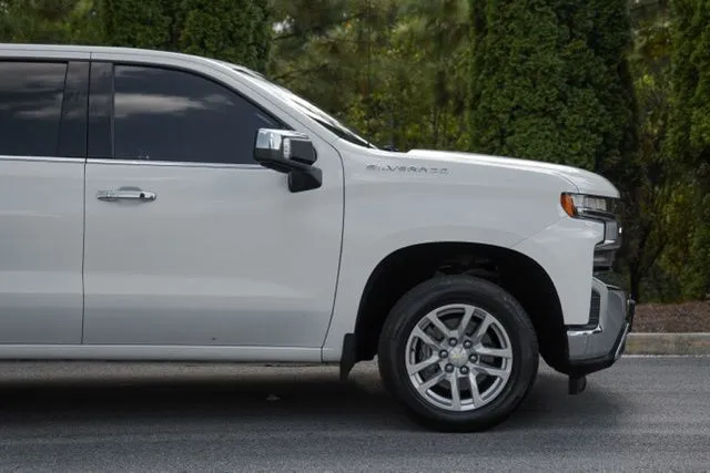 Chevrolet Silverado photo 10