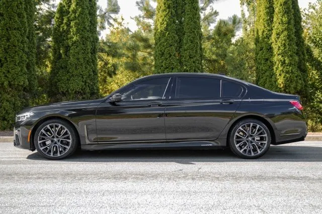 BMW 7 Series photo 5