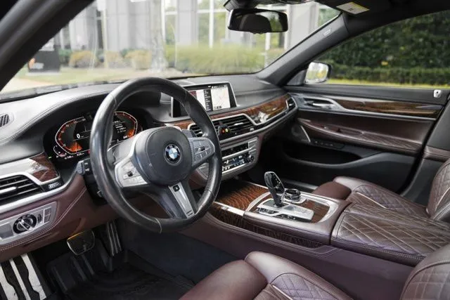 BMW 7 Series photo 16