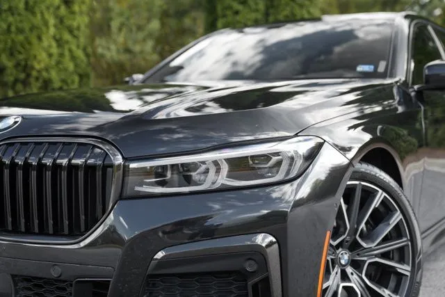 BMW 7 Series photo 4