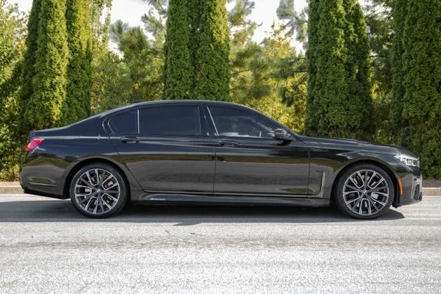 BMW 7 Series photo 6