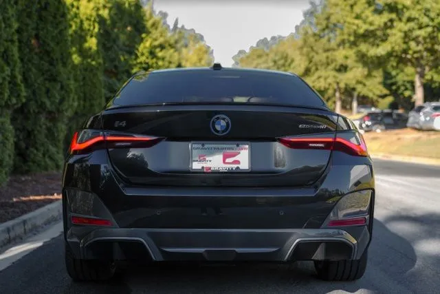 BMW i4 photo 16