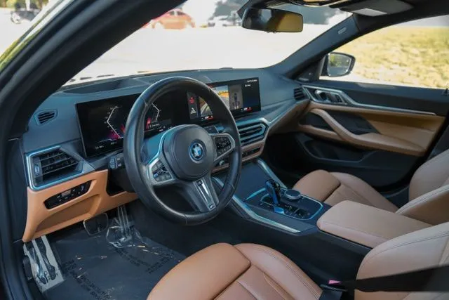 BMW i4 photo 20