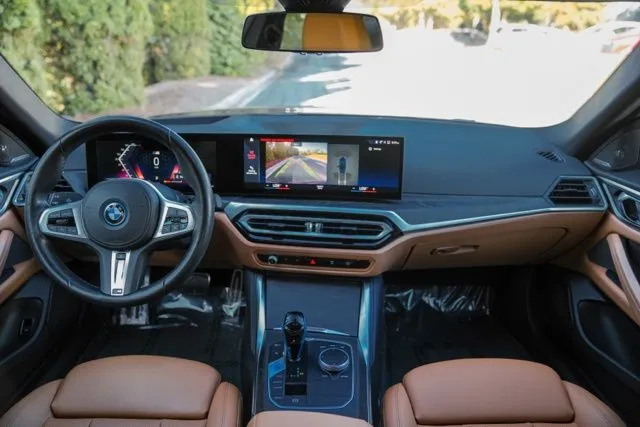 BMW i4 photo 21