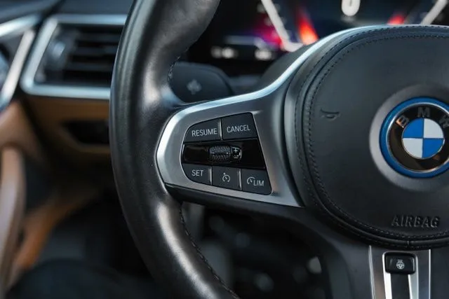 BMW i4 photo 26