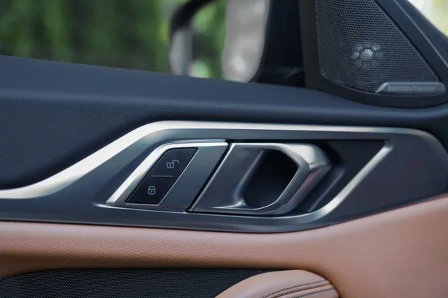BMW i4 photo 41