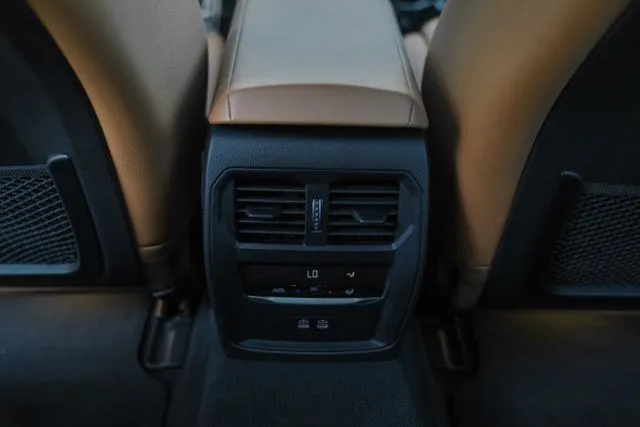 BMW i4 photo 39