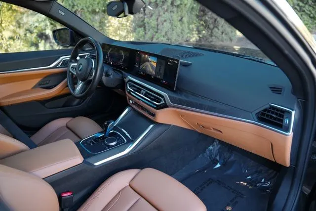 BMW i4 photo 22