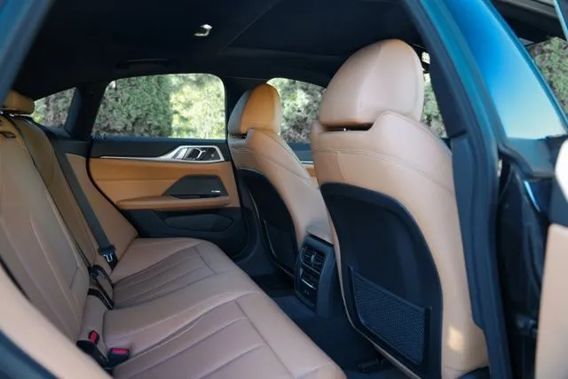 BMW i4 photo 36