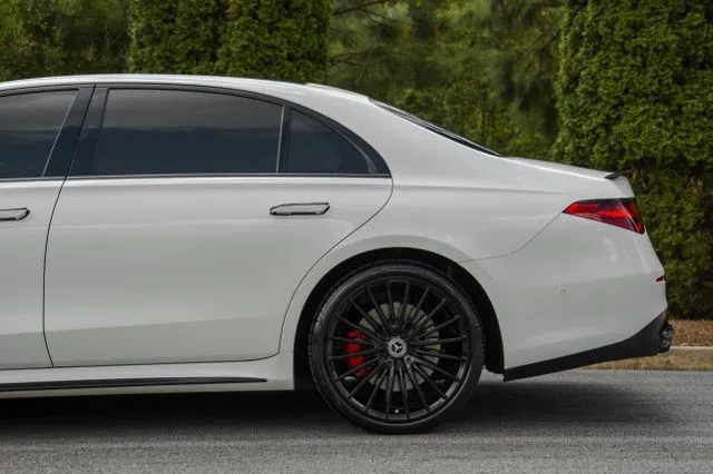 Mercedes-Benz S-Class photo 11