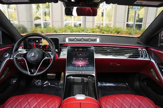 Mercedes-Benz S-Class photo 26