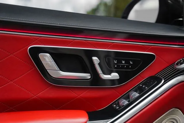 Mercedes-Benz S-Class photo 51