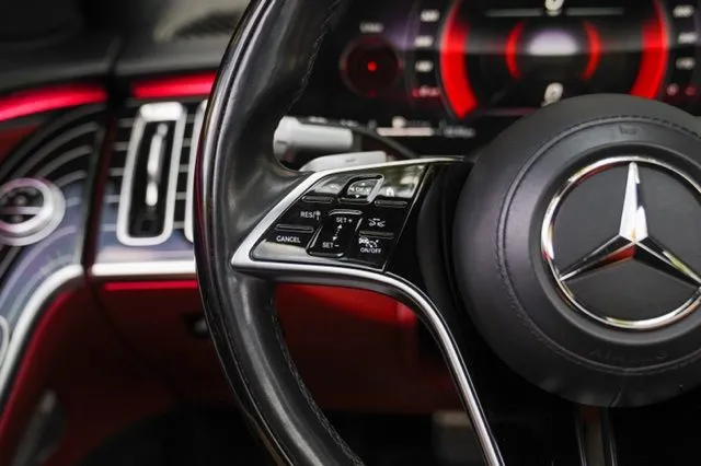 Mercedes-Benz S-Class photo 33