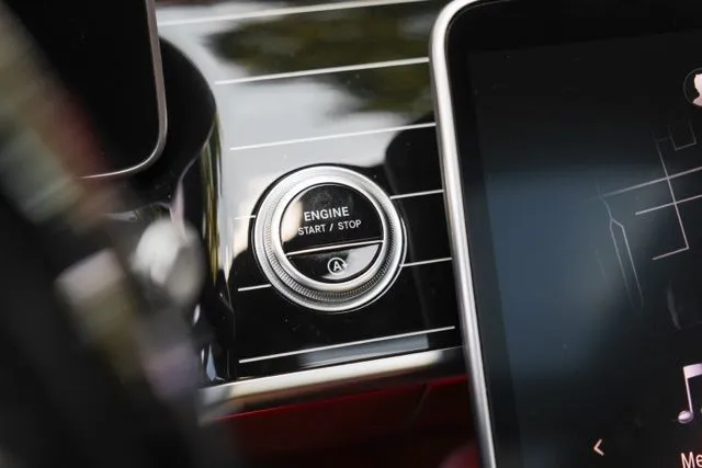 Mercedes-Benz S-Class photo 31