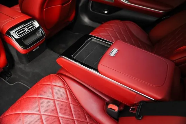 Mercedes-Benz S-Class photo 48