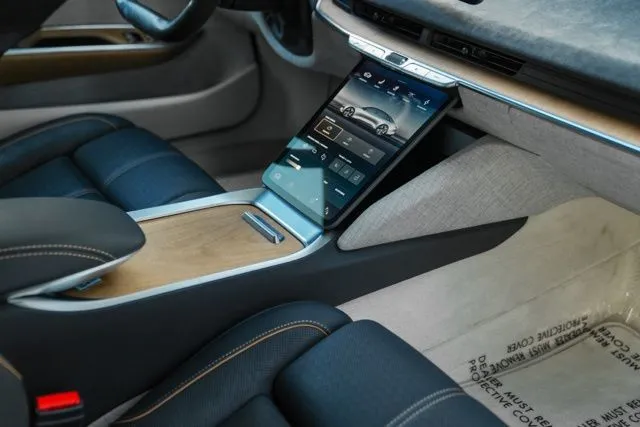 Lucid Air photo 39