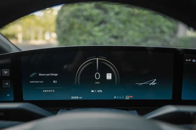 Lucid Air photo 32