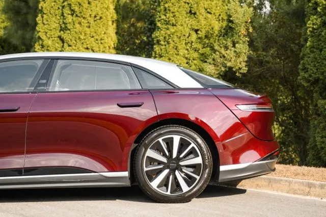 Lucid Air photo 11