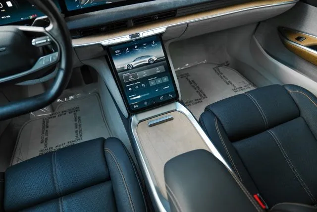 Lucid Air photo 38