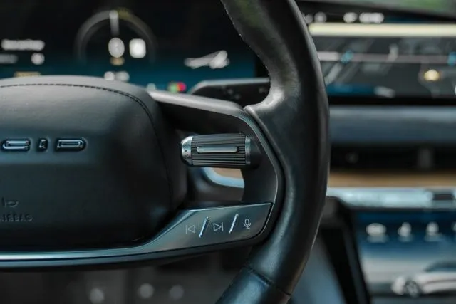 Lucid Air photo 30