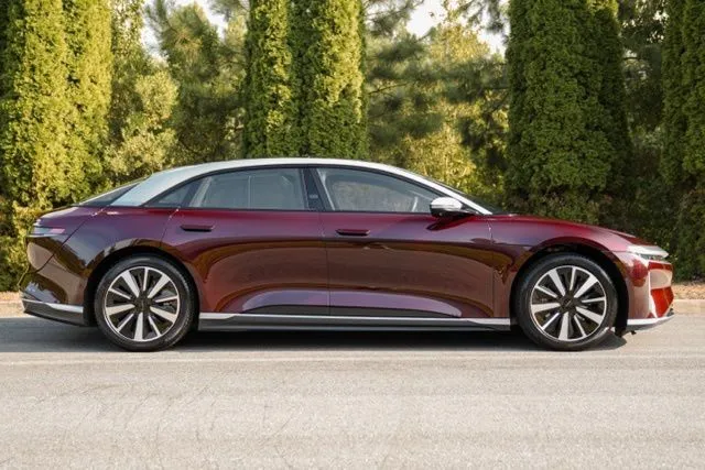 Lucid Air photo 12