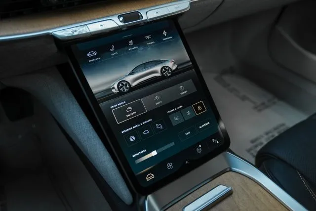 Lucid Air photo 37