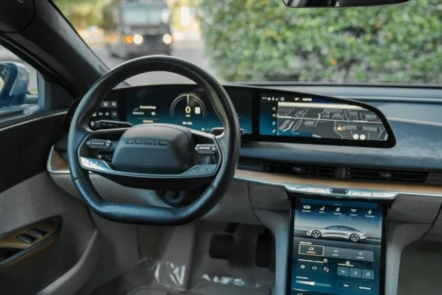 Lucid Air photo 26