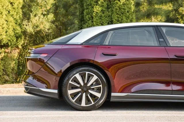 Lucid Air photo 13