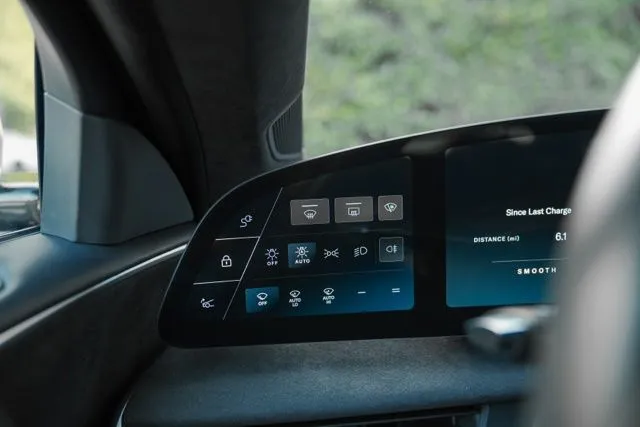 Lucid Air photo 31