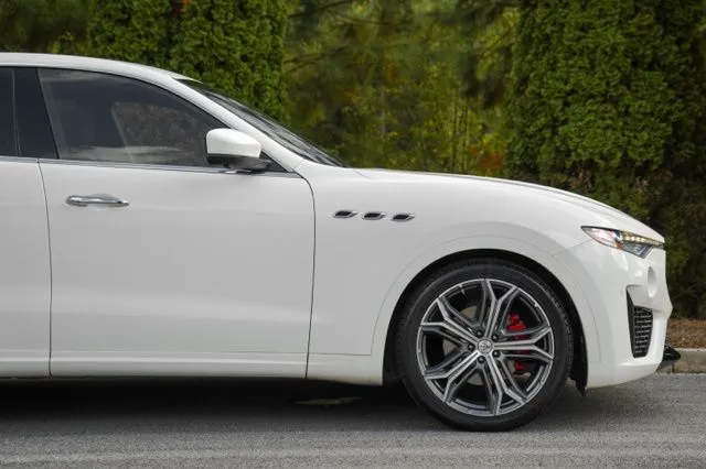 Maserati Levante photo 10