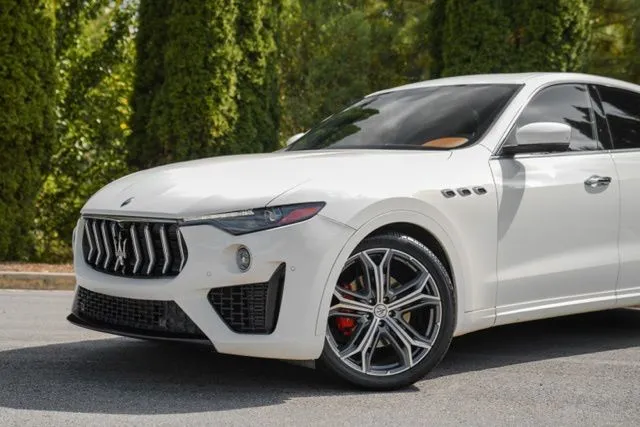 Maserati Levante photo 3