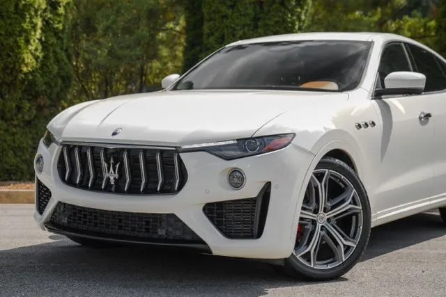 Maserati Levante photo 2