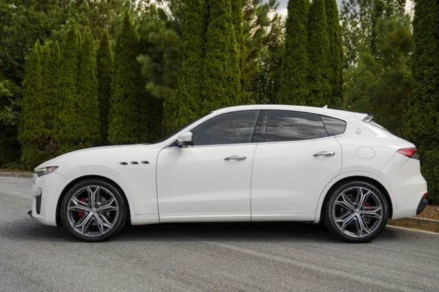 Maserati Levante photo 5