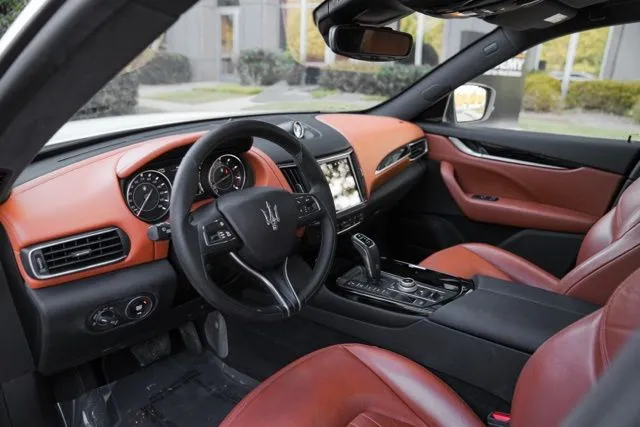 Maserati Levante photo 19