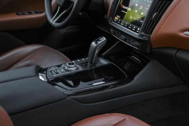Maserati Levante photo 33