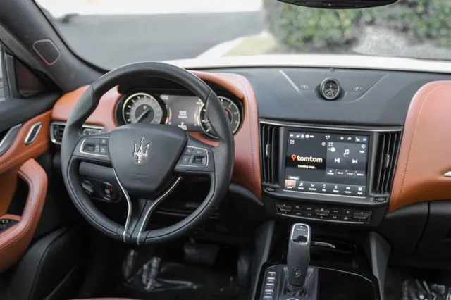 Maserati Levante photo 22