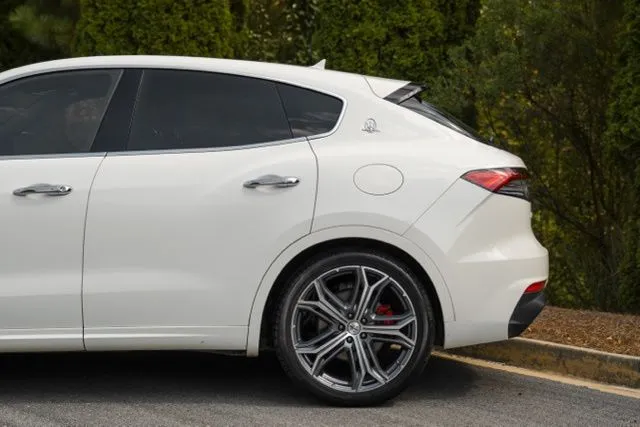 Maserati Levante photo 7