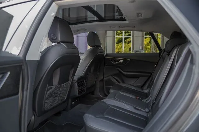 Audi Q8 photo 36